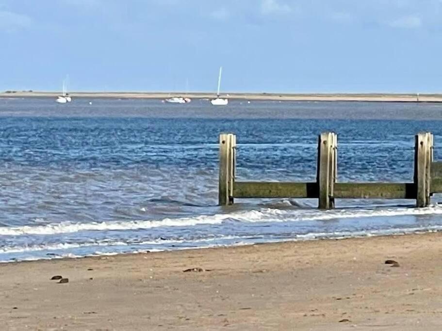 Seafront Apartment With Stunning Views Cleethorpes Esterno foto