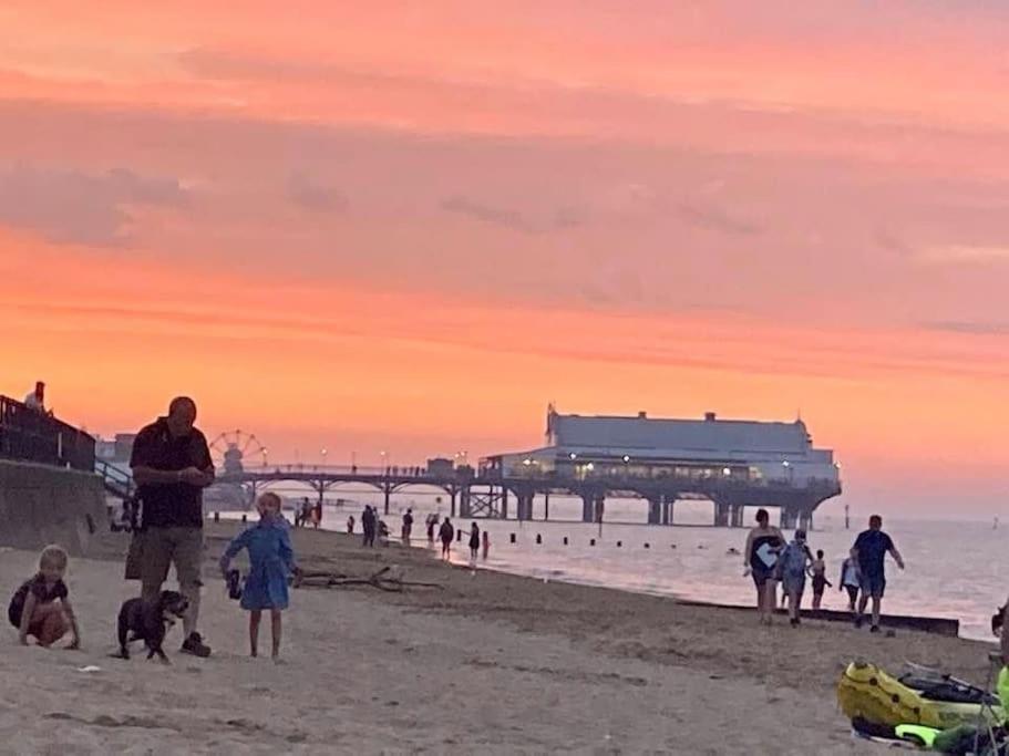 Seafront Apartment With Stunning Views Cleethorpes Esterno foto